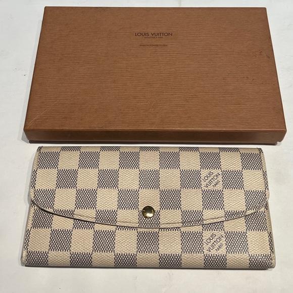 Louis Vuitton Handbags - Louis Vuitton Emilie long damier azur wallet